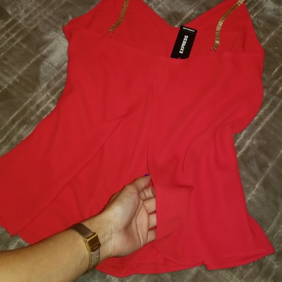 Express red blouse - Picture 4 of 5